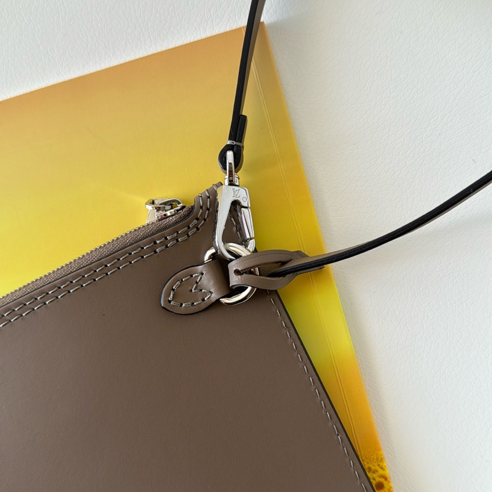 Louis Vuitton Marina Hina Pouch *LIKE NEW* in Excellent Condition - Picture 6 of 16